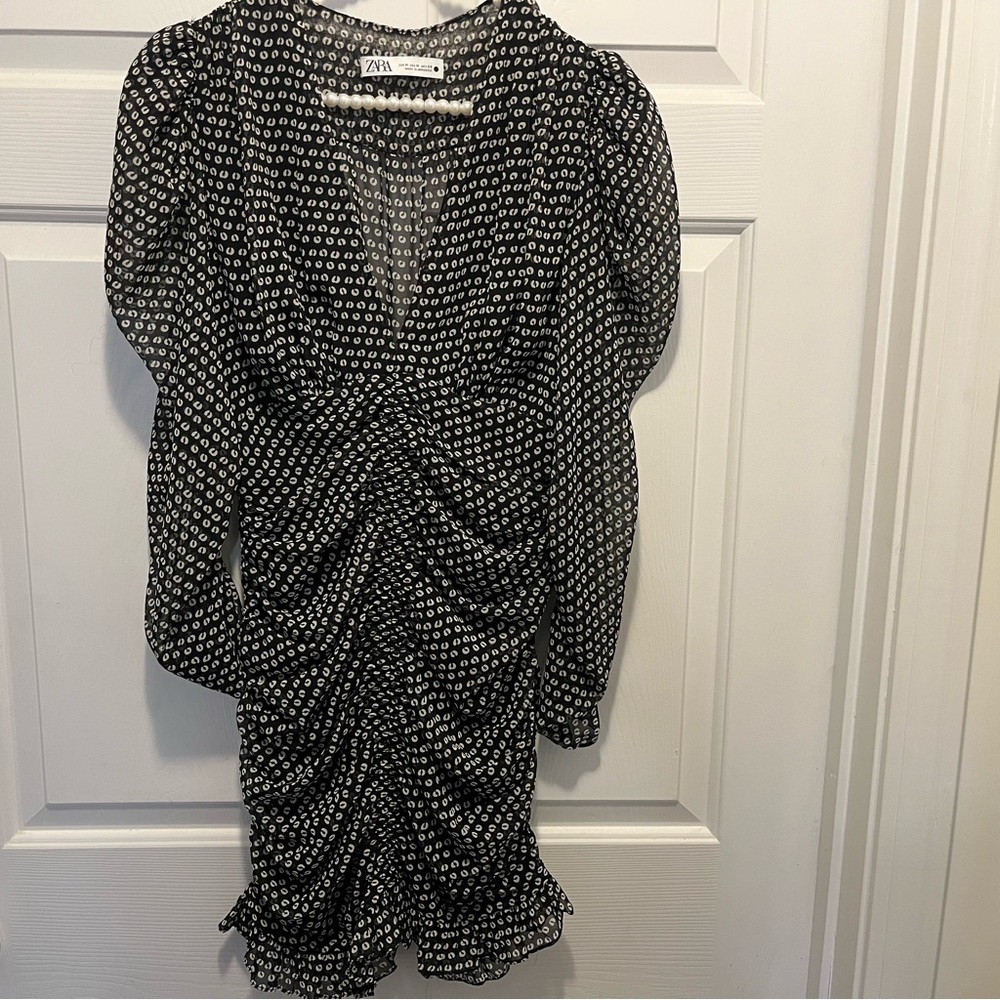 Zara black & white Ruched short v neck Dress
